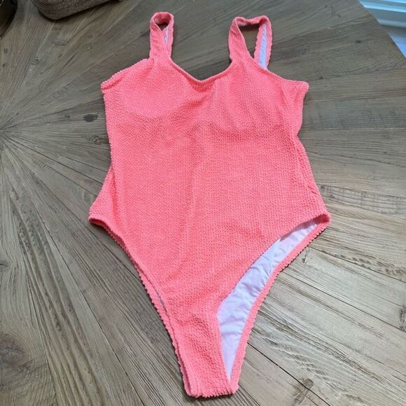 Crinkle one piece swimsuit size medium - Picture 2 of 6
